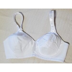 NEW Playtex 18 Hour Support Bra - White 36B